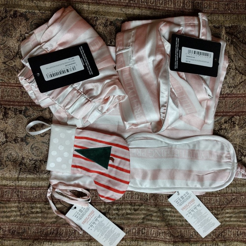 Pretty Little Thing 5 Piece Baby Pink Satin Short PJ Set Size Medium